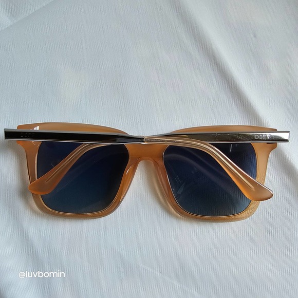 DIFF Bella Oversized Sunglasses Polarized Coral Blue Used With Case CR-BE10P - Picture 4 of 14